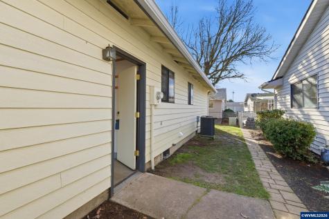 1350 Dogwood Drive Woodburn OR 97071