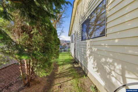 1350 Dogwood Drive Woodburn OR 97071