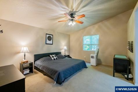 1055 Grove Street Lebanon OR 97355