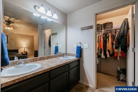 1055 Grove Street Lebanon OR 97355