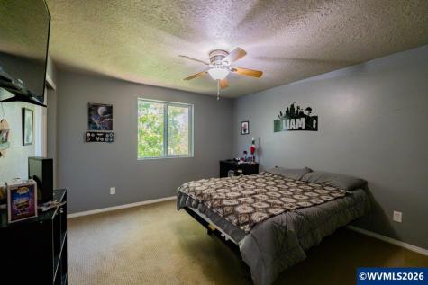 1055 Grove Street Lebanon OR 97355