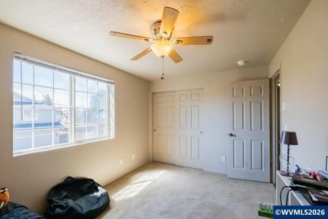 1055 Grove Street Lebanon OR 97355