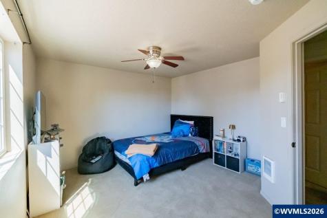 1055 Grove Street Lebanon OR 97355