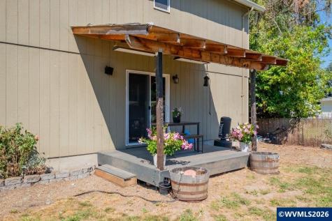 1055 Grove Street Lebanon OR 97355