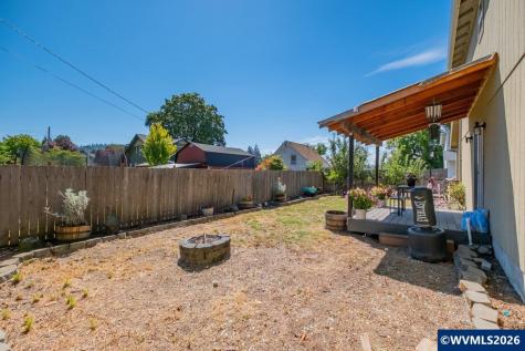 1055 Grove Street Lebanon OR 97355