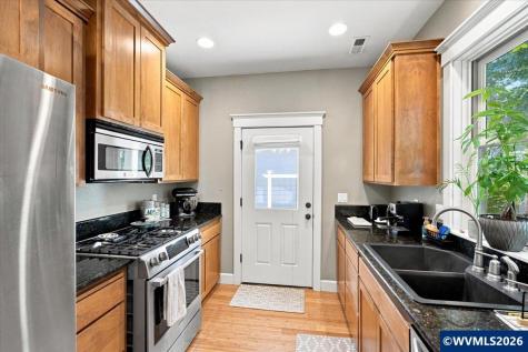 1007 Gwinn Street E Monmouth OR 97361