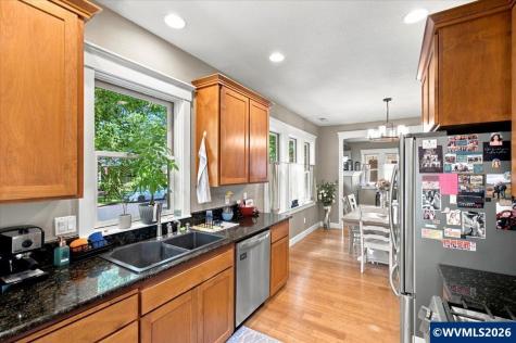 1007 Gwinn Street E Monmouth OR 97361