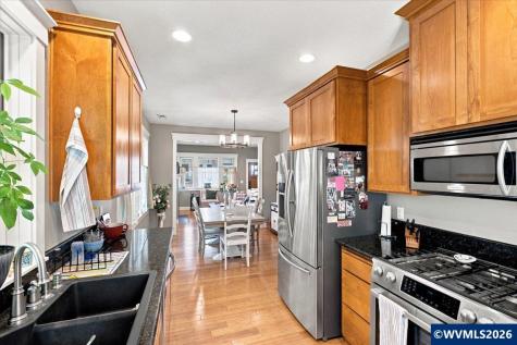 1007 Gwinn Street E Monmouth OR 97361