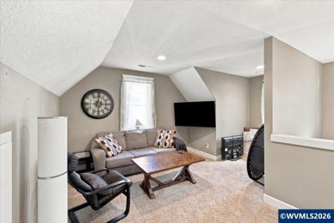 1007 Gwinn Street E Monmouth OR 97361