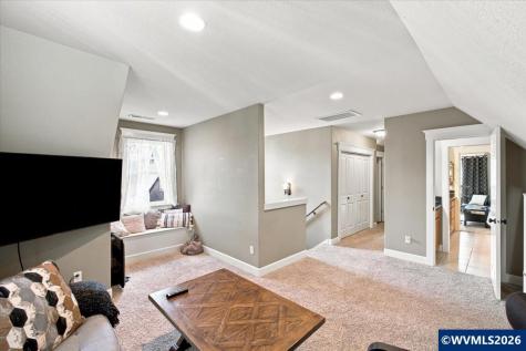 1007 Gwinn Street E Monmouth OR 97361