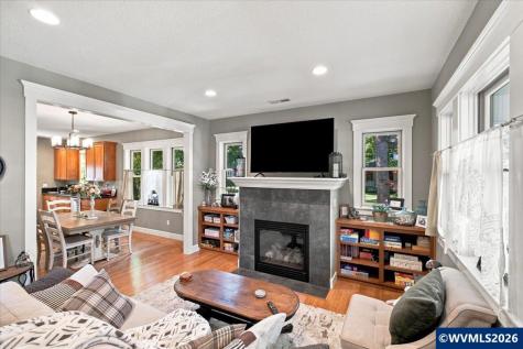1007 Gwinn Street E Monmouth OR 97361