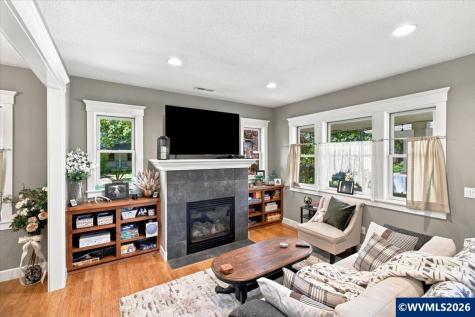 1007 Gwinn Street E Monmouth OR 97361