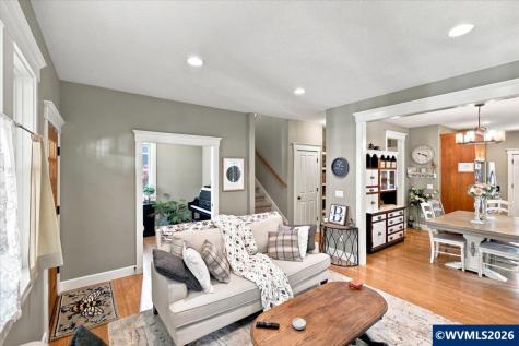 1007 Gwinn Street E Monmouth OR 97361