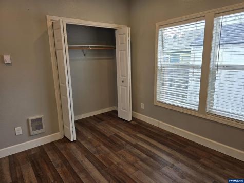 302 Jersey Street Silverton OR 97381-1735