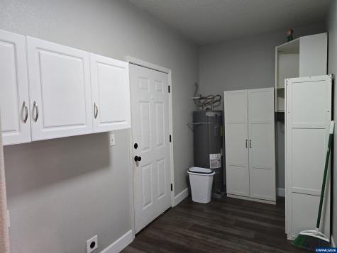 302 Jersey Street Silverton OR 97381-1735