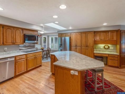 4886 Sage Hen Circle Lake Oswego OR 97035