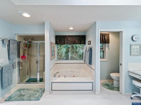 4886 Sage Hen Circle Lake Oswego OR 97035