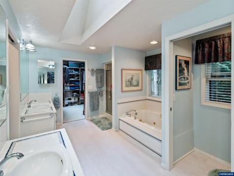 4886 Sage Hen Circle Lake Oswego OR 97035