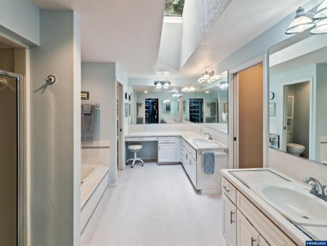 4886 Sage Hen Circle Lake Oswego OR 97035