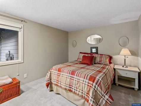 4886 Sage Hen Circle Lake Oswego OR 97035