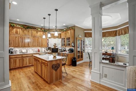 2727 Old Farm Avenue NW Salem OR 97304