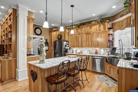 2727 Old Farm Avenue NW Salem OR 97304