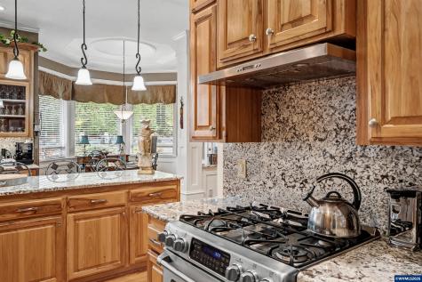 2727 Old Farm Avenue NW Salem OR 97304