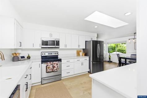 5138 8th Avenue NE Keizer OR 97303