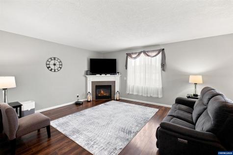 3001 Millersburg Drive NE Albany OR 97321