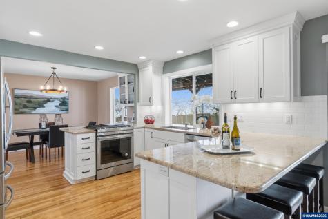 859 Mule Deer Place NW Salem OR 97304