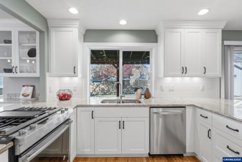 859 Mule Deer Place NW Salem OR 97304