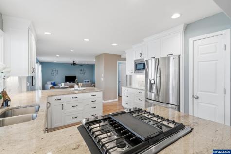 859 Mule Deer Place NW Salem OR 97304