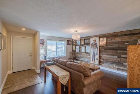 2990 Harding Court Sweet Home OR 97386