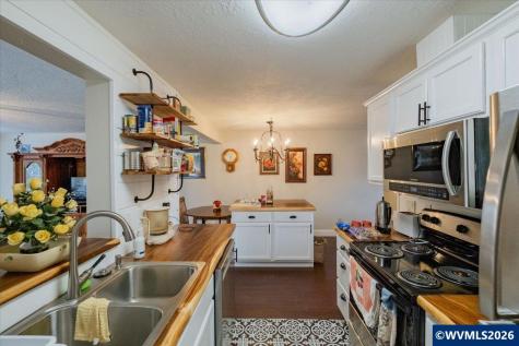 2990 Harding Court Sweet Home OR 97386