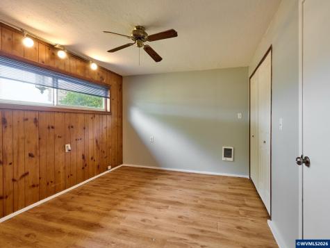 5724 Anderson Road S Aurora OR 97002