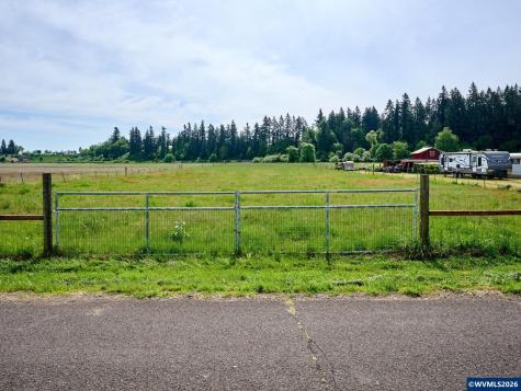 5724 Anderson Road S Aurora OR 97002