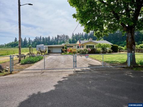 5724 Anderson Road S Aurora OR 97002