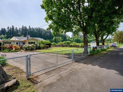 5724 Anderson Road S Aurora OR 97002
