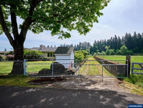 5724 Anderson Road S Aurora OR 97002