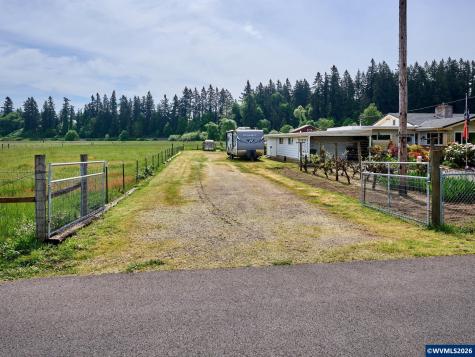 5724 Anderson Road S Aurora OR 97002