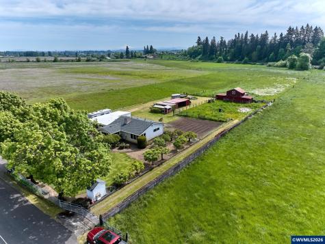5724 Anderson Road S Aurora OR 97002
