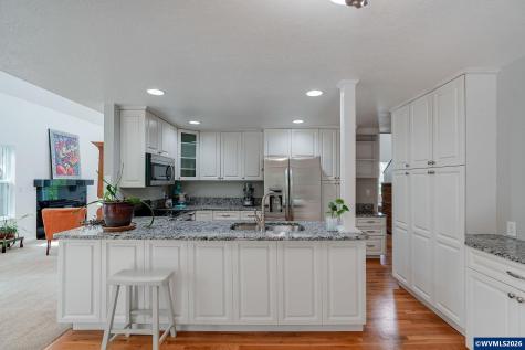 1946 Roberta Avenue S Salem OR 97302