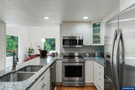 1946 Roberta Avenue S Salem OR 97302