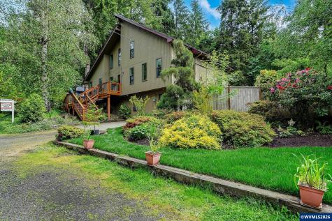 1946 Roberta Avenue S Salem OR 97302