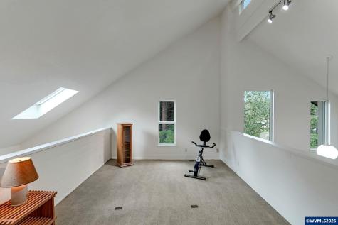 1946 Roberta Avenue S Salem OR 97302