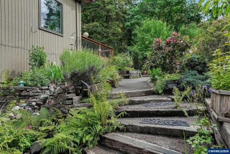 1946 Roberta Avenue S Salem OR 97302