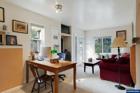 1946 Roberta Avenue S Salem OR 97302