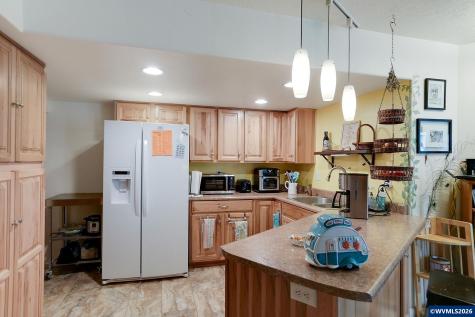 1946 Roberta Avenue S Salem OR 97302