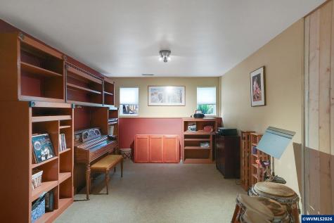 1946 Roberta Avenue S Salem OR 97302