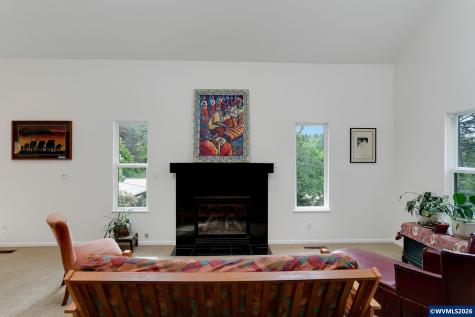 1946 Roberta Avenue S Salem OR 97302